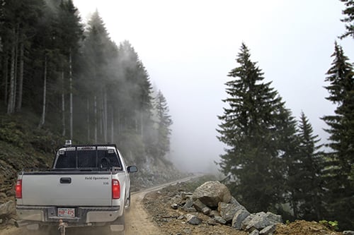IMG_SIT_Truck rijdt in de mist
