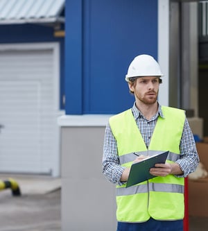 foreman doing risk assessment