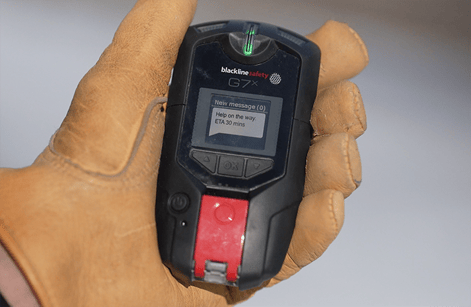lone-worker-hand-holding-g7x-message-help