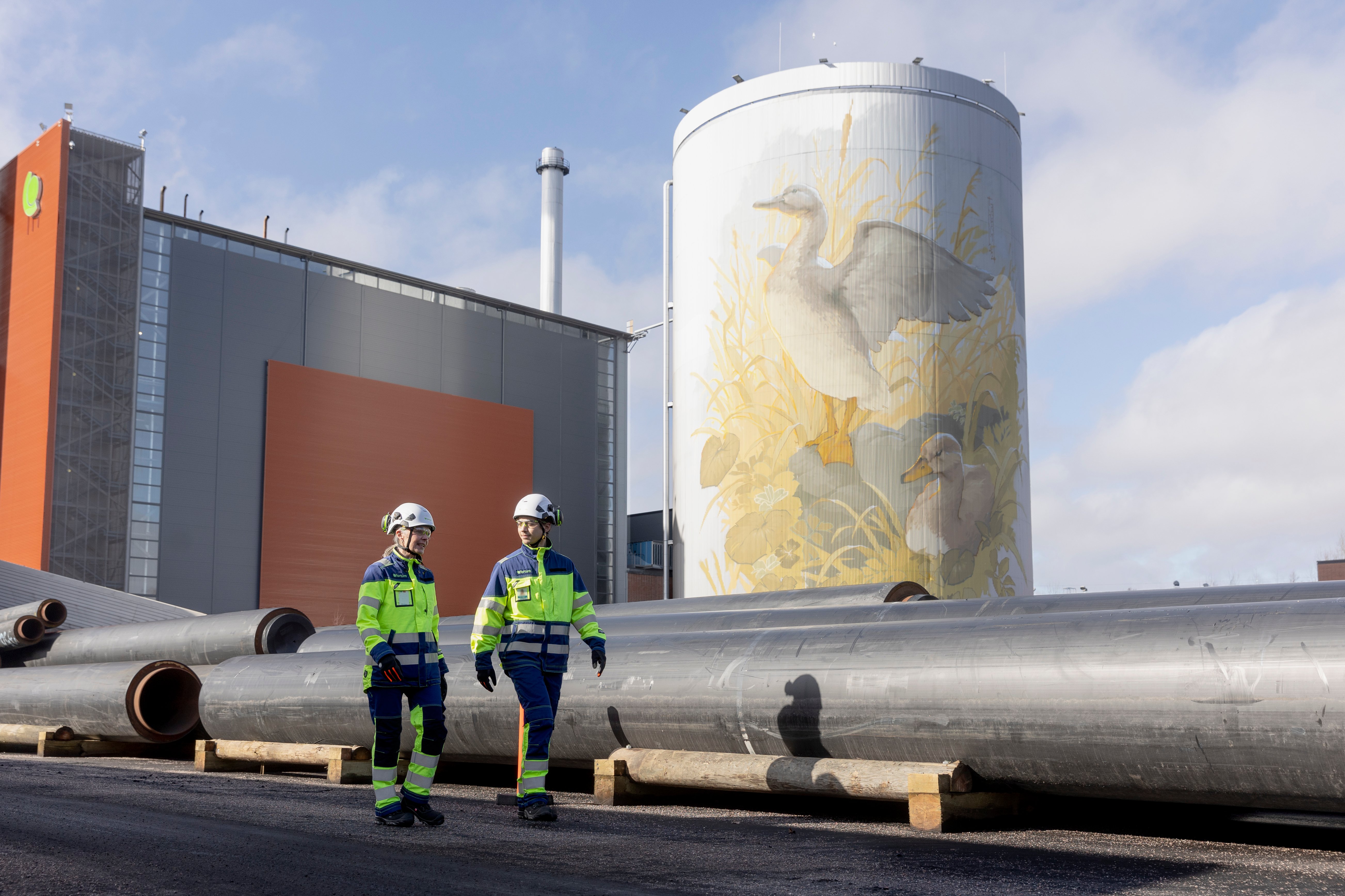 Field workers safe with gas detectors and lone worker devices