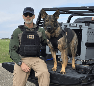 jay-and-nala-on-truck-bed