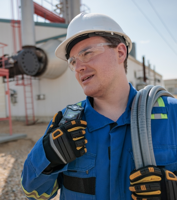 G8 lone worker fosters communication with emergency voice, push-to-talk and text messaging.