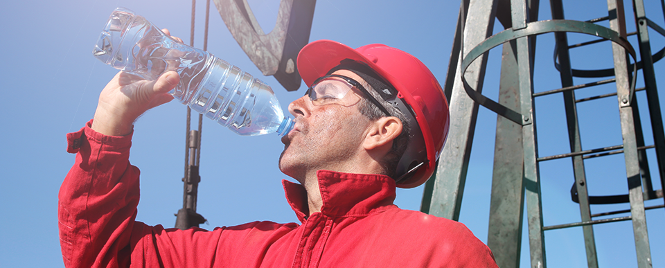 Blackline Safety Loner M6 surveille la santé et la sécurité des employés travaillant dans des endroits où ils sont sujets au stress thermique.