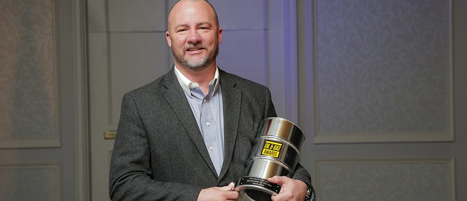 Blackline Safety's Chad Grady accepteert Fabrikant van het Jaar bij Oil & Gas Awards 2018