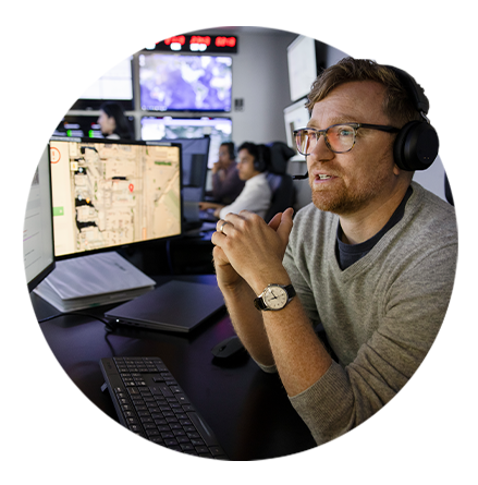 Werknemersveiligheidsmonitoringstation met live agent