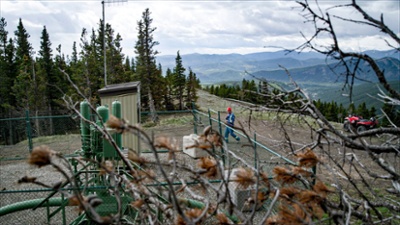lone oil and gas worker remote - 400px