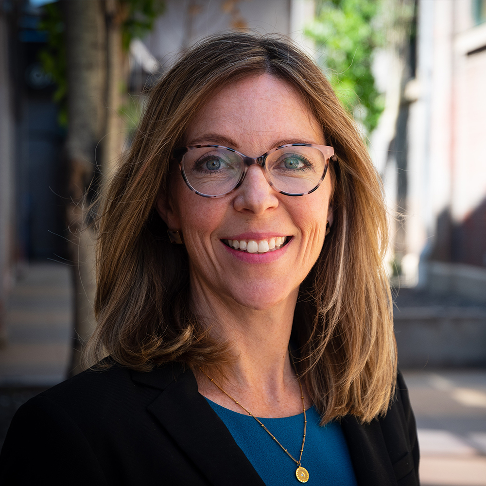 Christine Gillies 1000x1000 